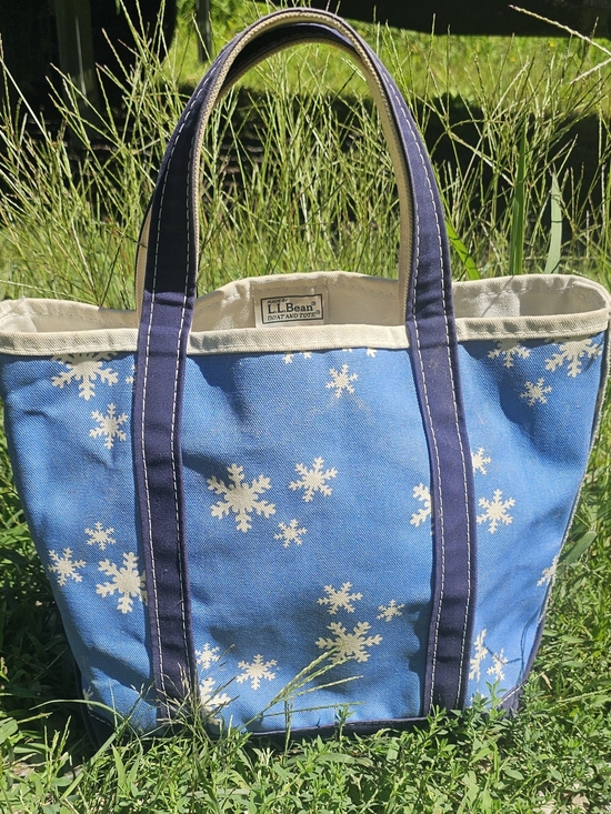 L.L. Bean Handbags - Vintage L.L. Bean Boat And Tote Bag With Blue Snowflake Canvas